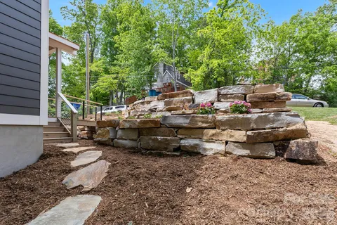 $525,000 | 121 Laurel Loop, Asheville, NC 28806