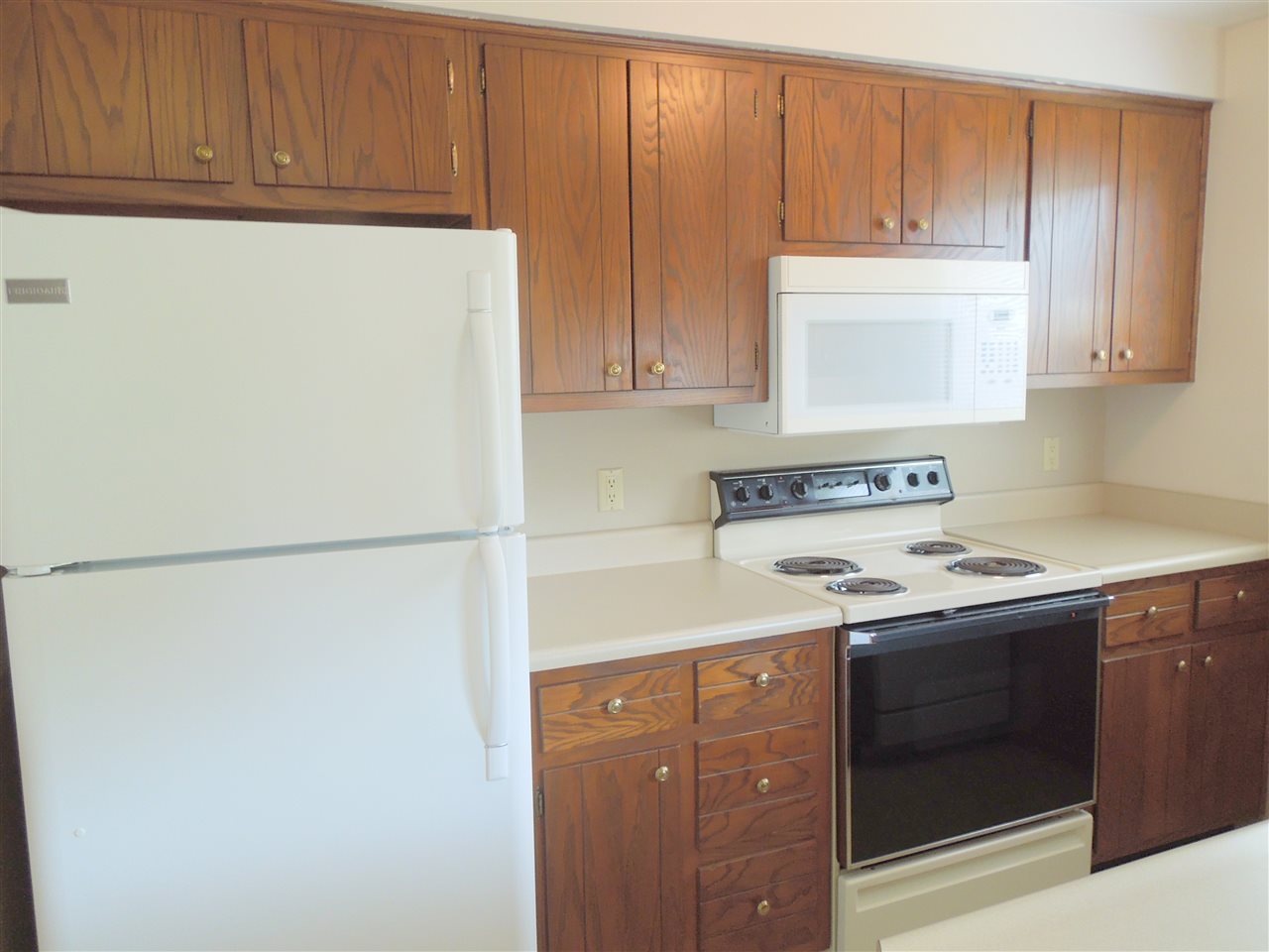 13818 Leo Road Leo, IN 46765 - Photo 3 of 14 Gallery Image 3