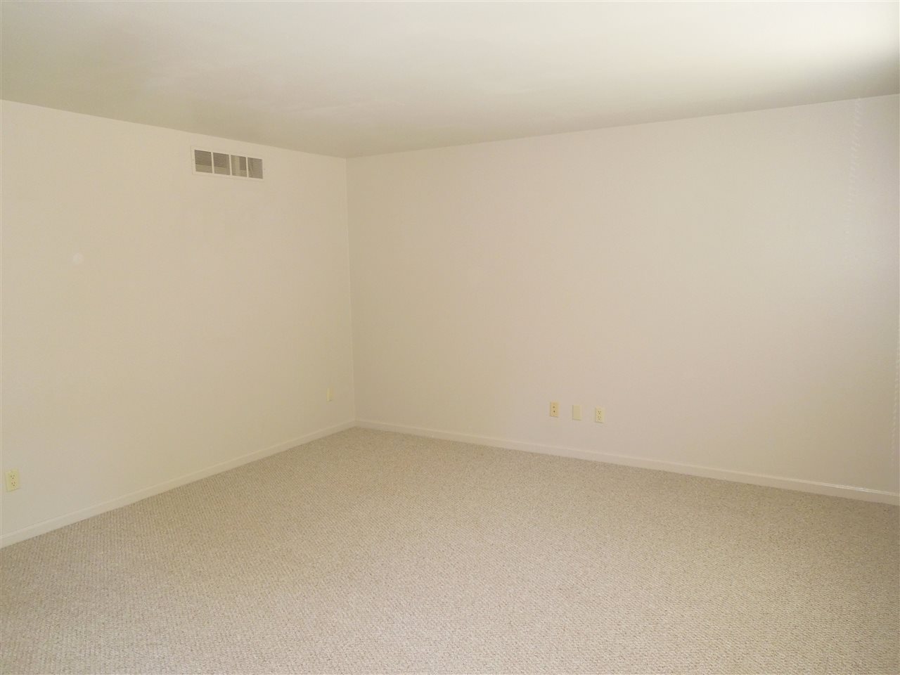 13818 Leo Road Leo, IN 46765 - Photo 10 of 14 Gallery Image 10