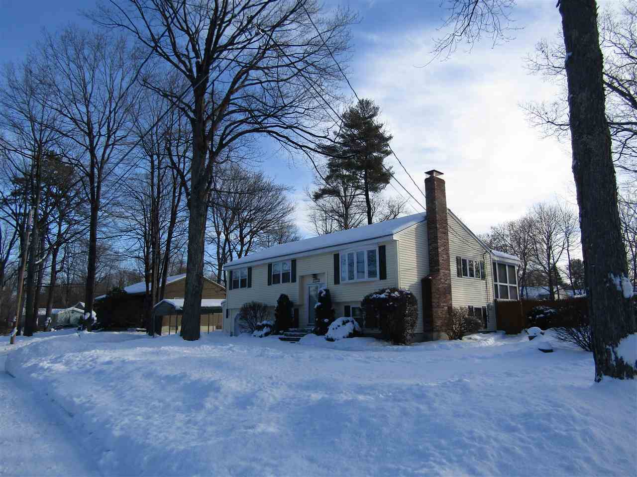 28 Howe Street Rochester, NH 03867 - Photo 2 of 40