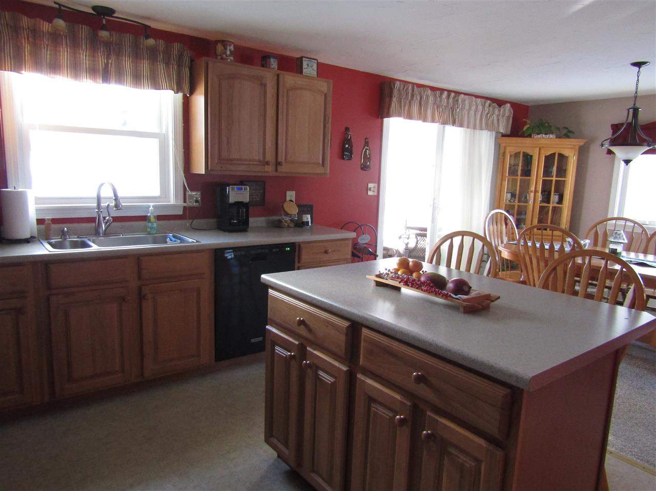 28 Howe Street Rochester, NH 03867 - Photo 11 of 40