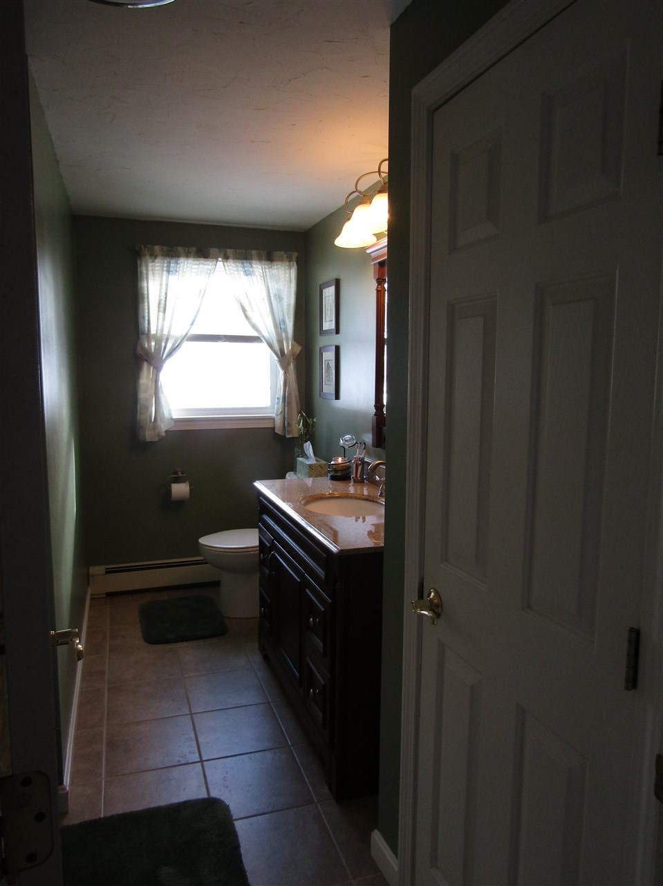 28 Howe Street Rochester, NH 03867 - Photo 23 of 40