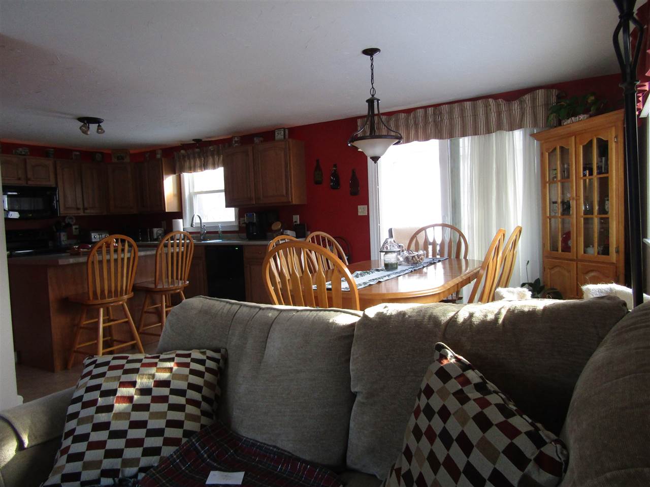 28 Howe Street Rochester, NH 03867 - Photo 6 of 40