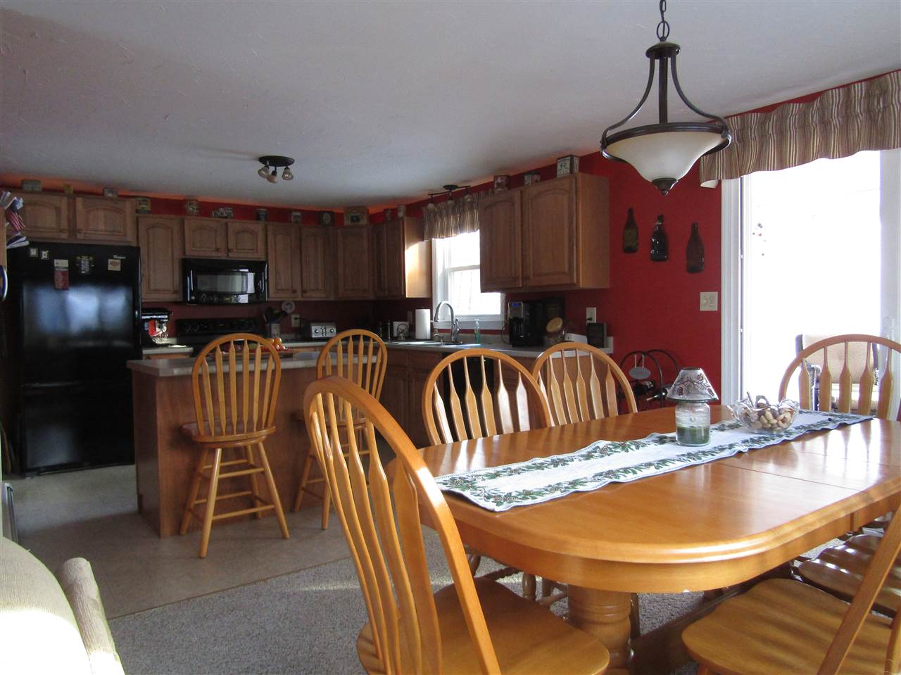 28 Howe Street Rochester, NH 03867 - Photo 8 of 40