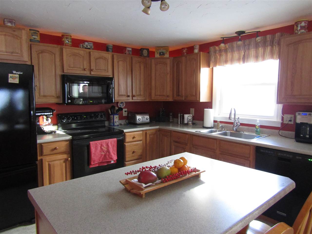 28 Howe Street Rochester, NH 03867 - Photo 10 of 40