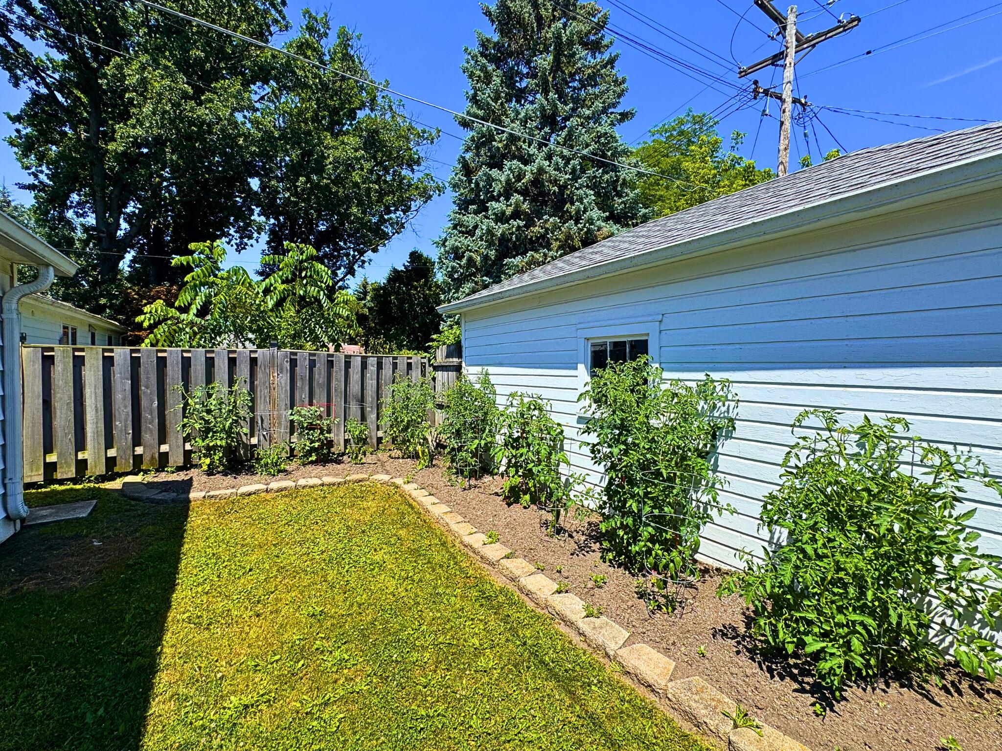 2906 Erie Street Racine, WI 53402 - Photo 19 of 21 Back of House