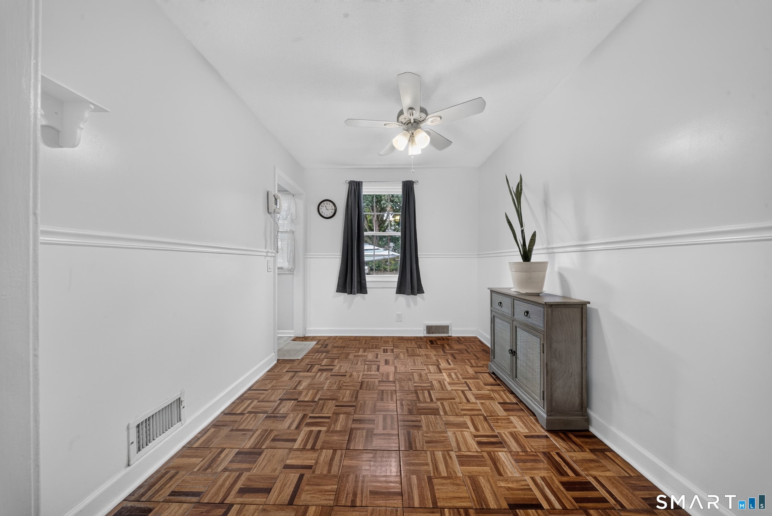 281 Sylvan Knoll Road Stamford, CT 06902 - Photo 7 of 30 Dining room