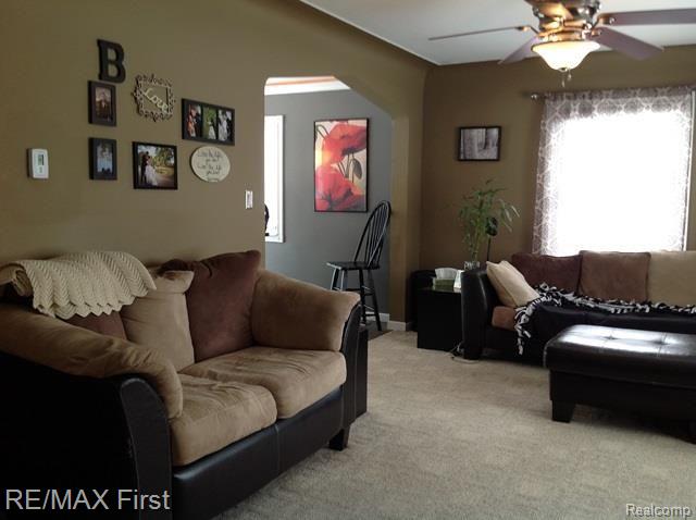 18290 21 Mile Rd 026.jpg