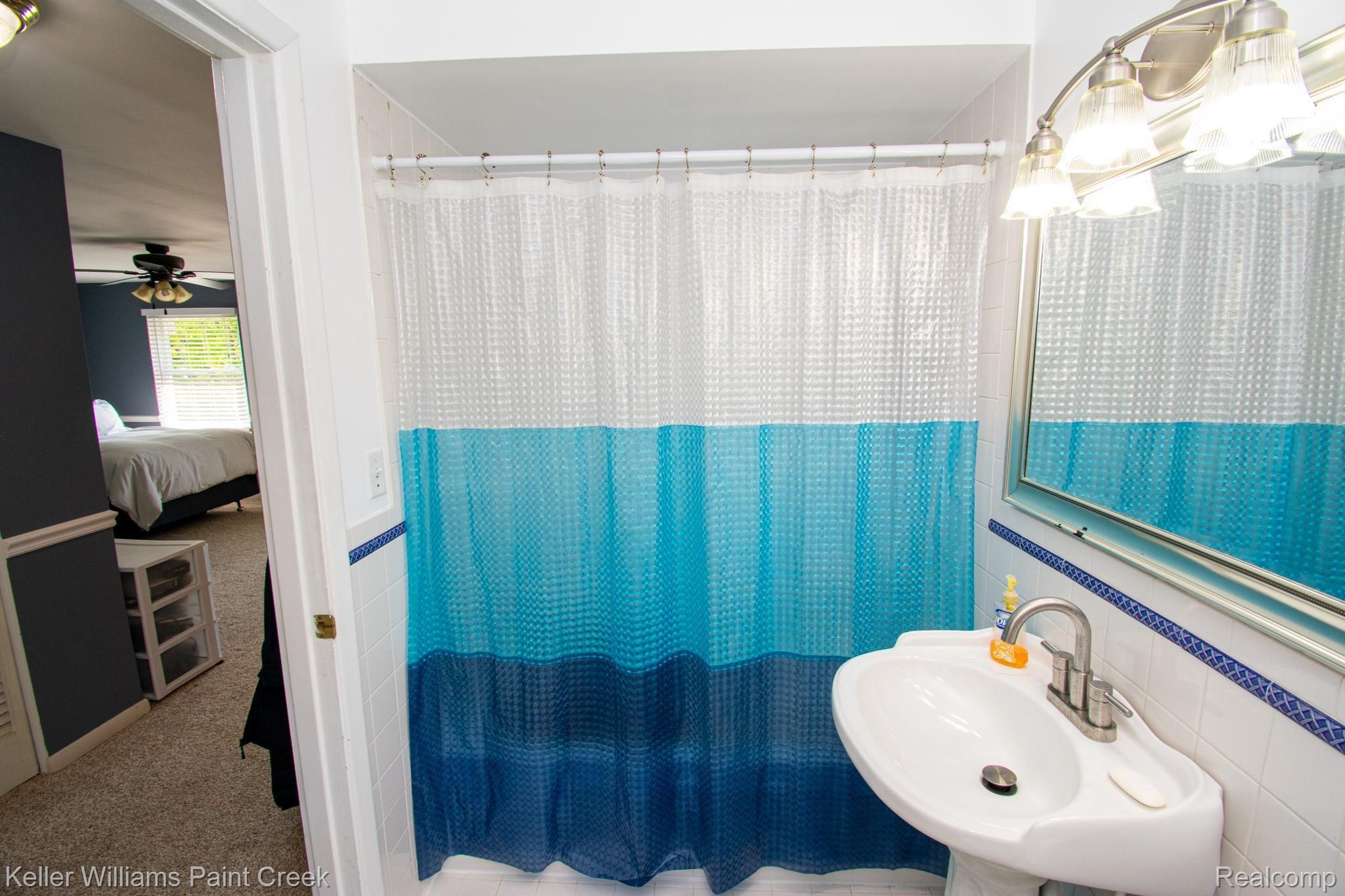 32401 Kelly Road Fraser, MI 48026 - Photo 24 of 39 Master bath(1).jpg