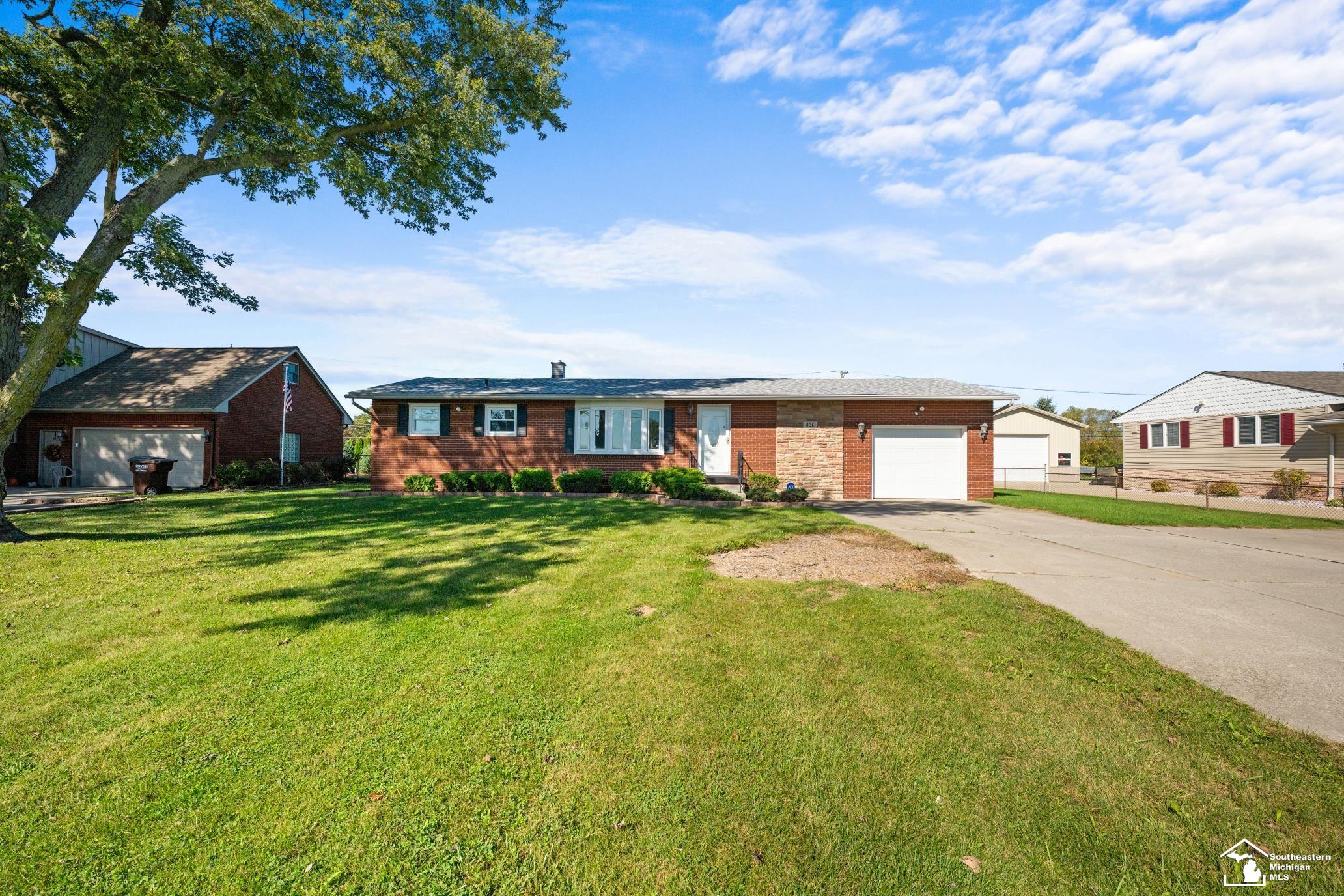 826 South Raisinville Road Monroe, MI 48161 - Photo 1 of 25