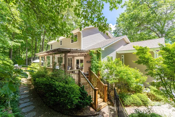 $799,000 | 72 Whitfield Lane, Weaverville, NC 28787