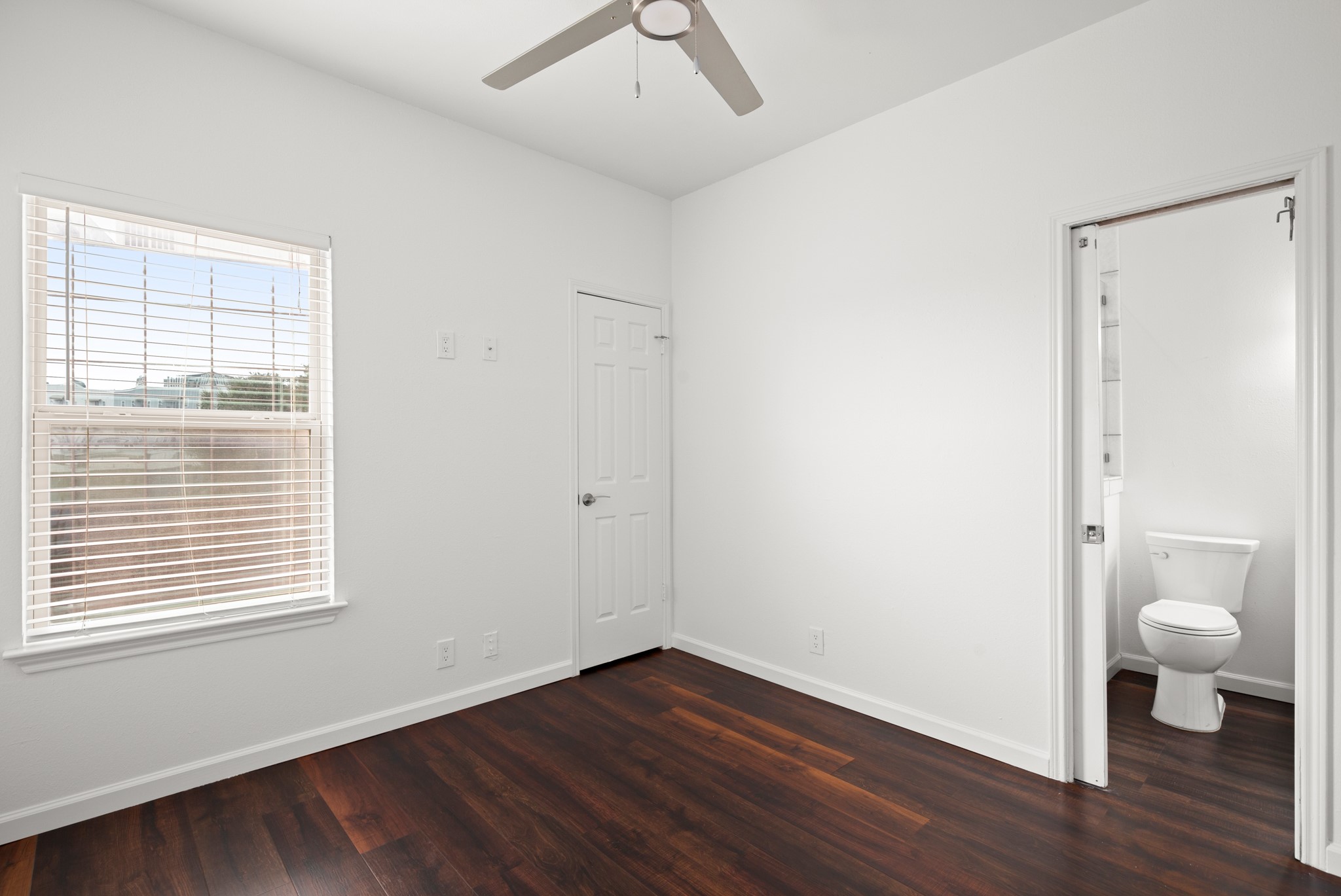 2414 Longview Street, Unit 307 Austin, TX 78705 - Photo 13 of 21