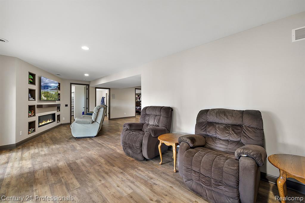 12120 Shaffer Road Davisburg, MI 48350 - Photo 55 of 92
