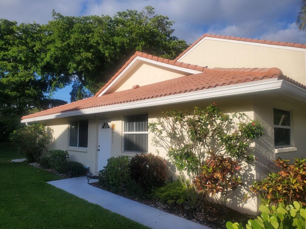 6354 Walk Circle Boca Raton, FL 33433 - Photo 2 of 12 Entrance Walkway