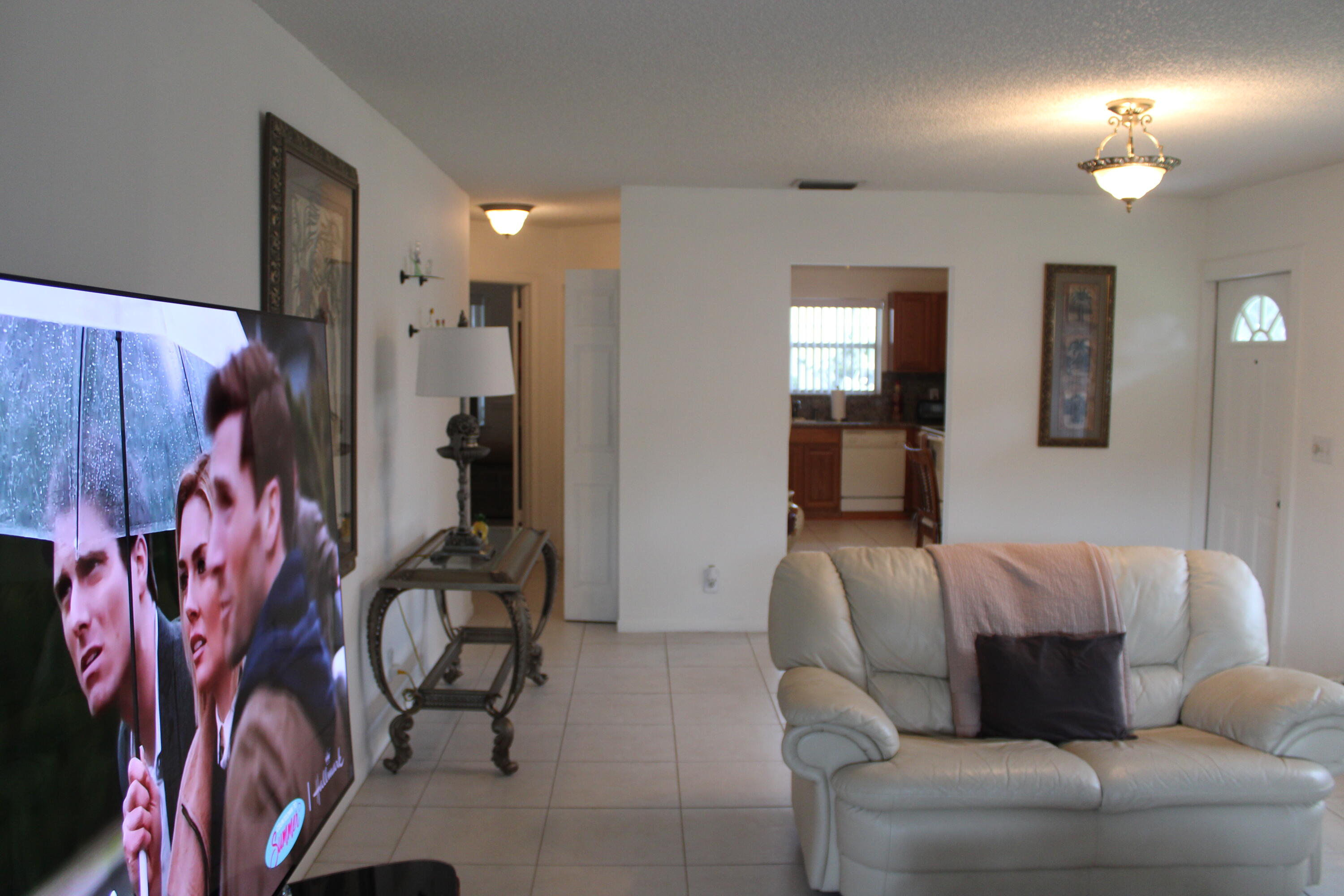 6354 Walk Circle Boca Raton, FL 33433 - Photo 5 of 12 Living