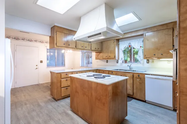 $400,000 | 3040 Silver Street, Anderson, CA 96007