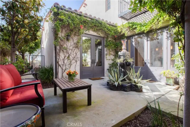 a view of outdoor dining space with a patio