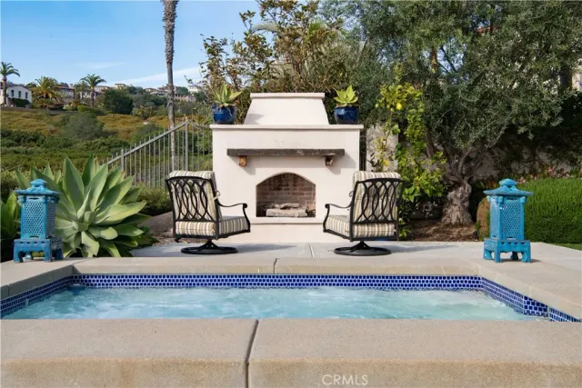 a house view with a outdoor space