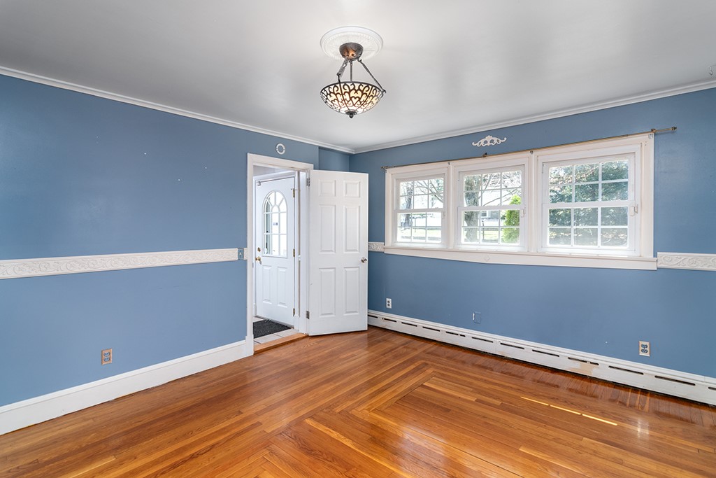 41 Bruce Lane Warwick, RI 02886 - Photo 9 of 30 1st floor bedroom #1