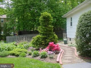 12 Abbott Road Hamilton Square, NJ 08690 - Photo 2 of 6