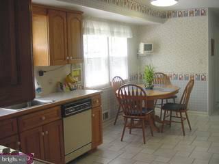 12 Abbott Road Hamilton Square, NJ 08690 - Photo 4 of 6