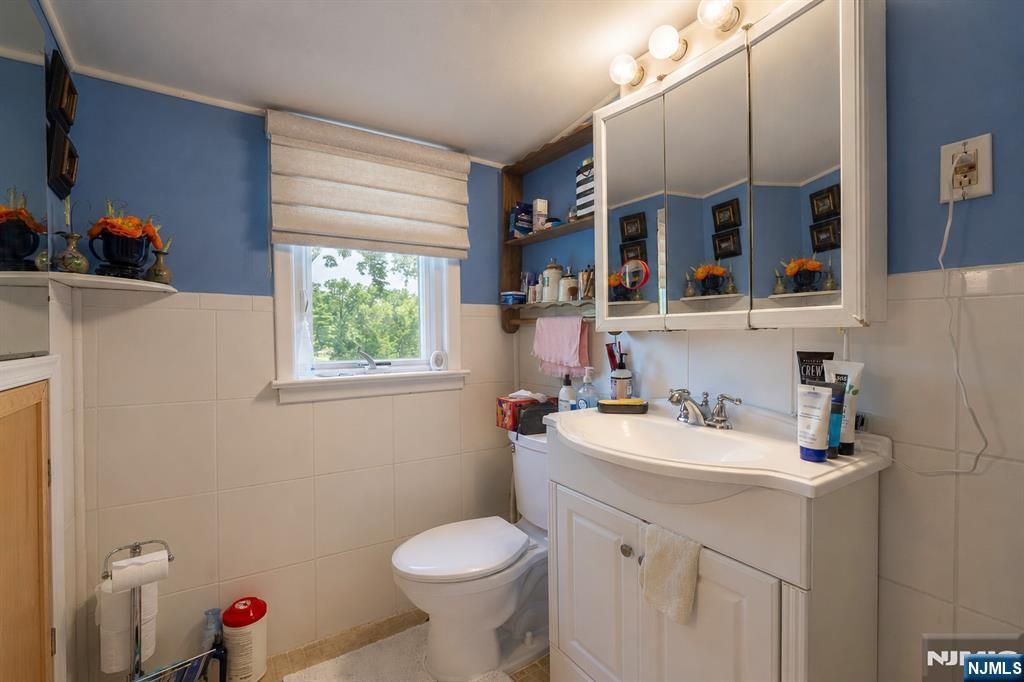 804 Saddle River Road Saddle Brook, NJ 07663 - Photo 20 of 37