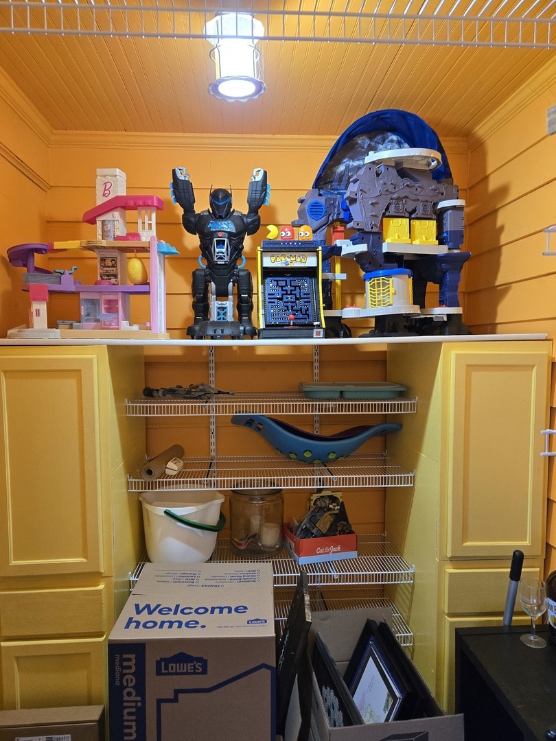 16517 Plainview Drive Markham, IL 60428 - Photo 6 of 30 a view of storage and utility room