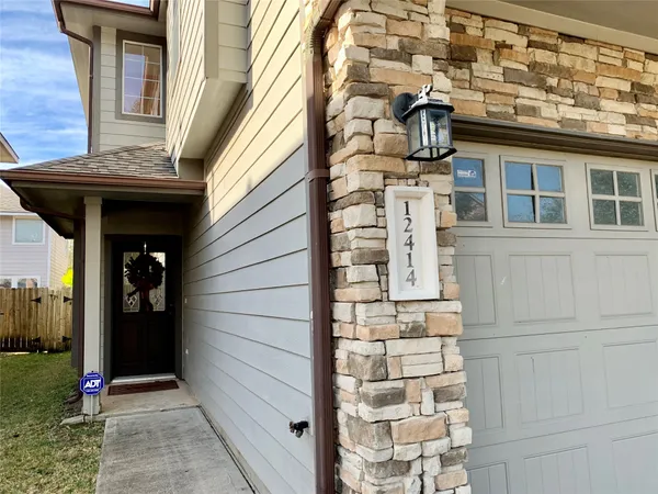 $1,900 | 12414 Jasmine Brook Lane, Houston, TX 77089