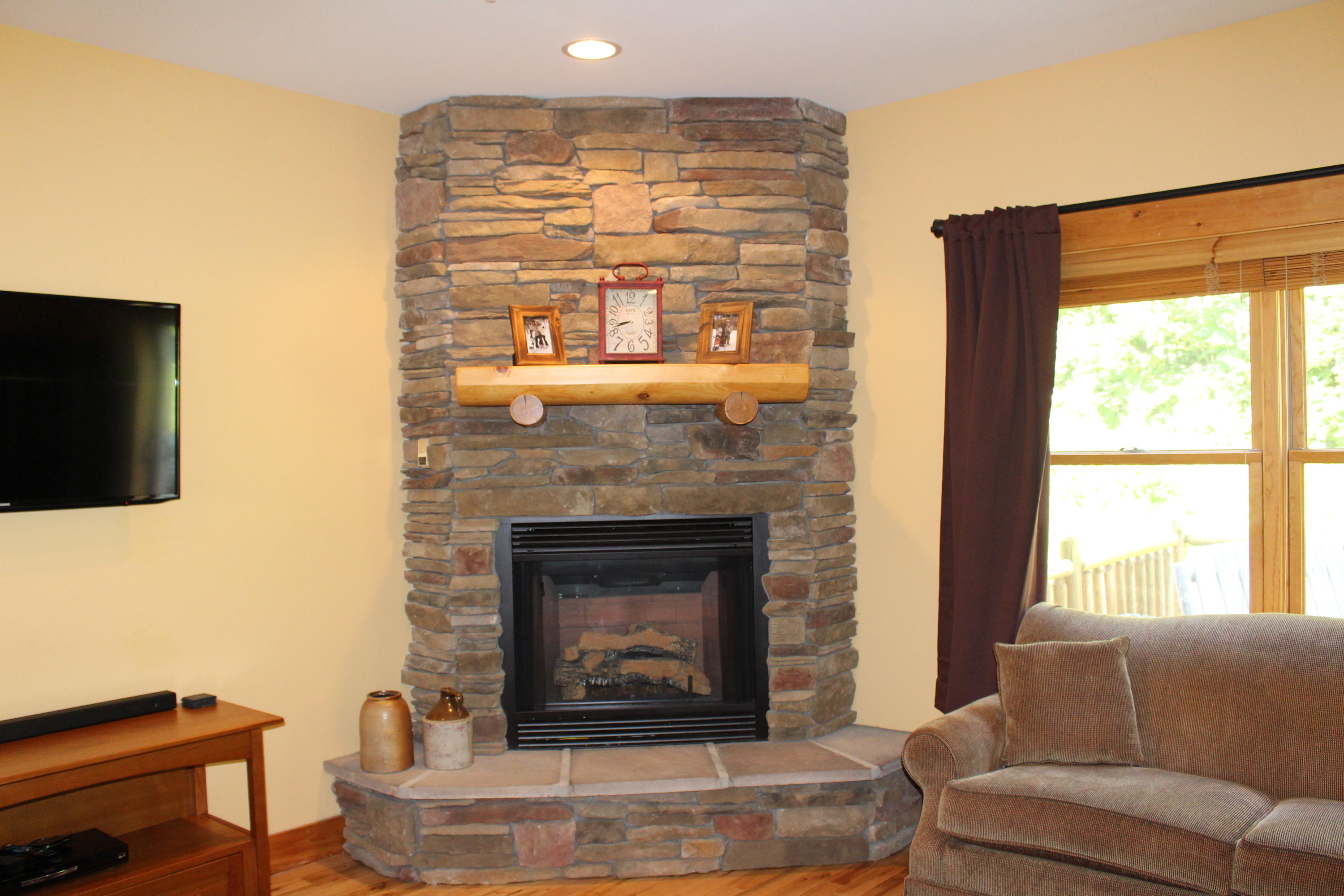 7020 Hardwood Ridge Road, Unit 7020 Carrabassett Valley, ME 04947 - Photo 4 of 26 IMG_1823