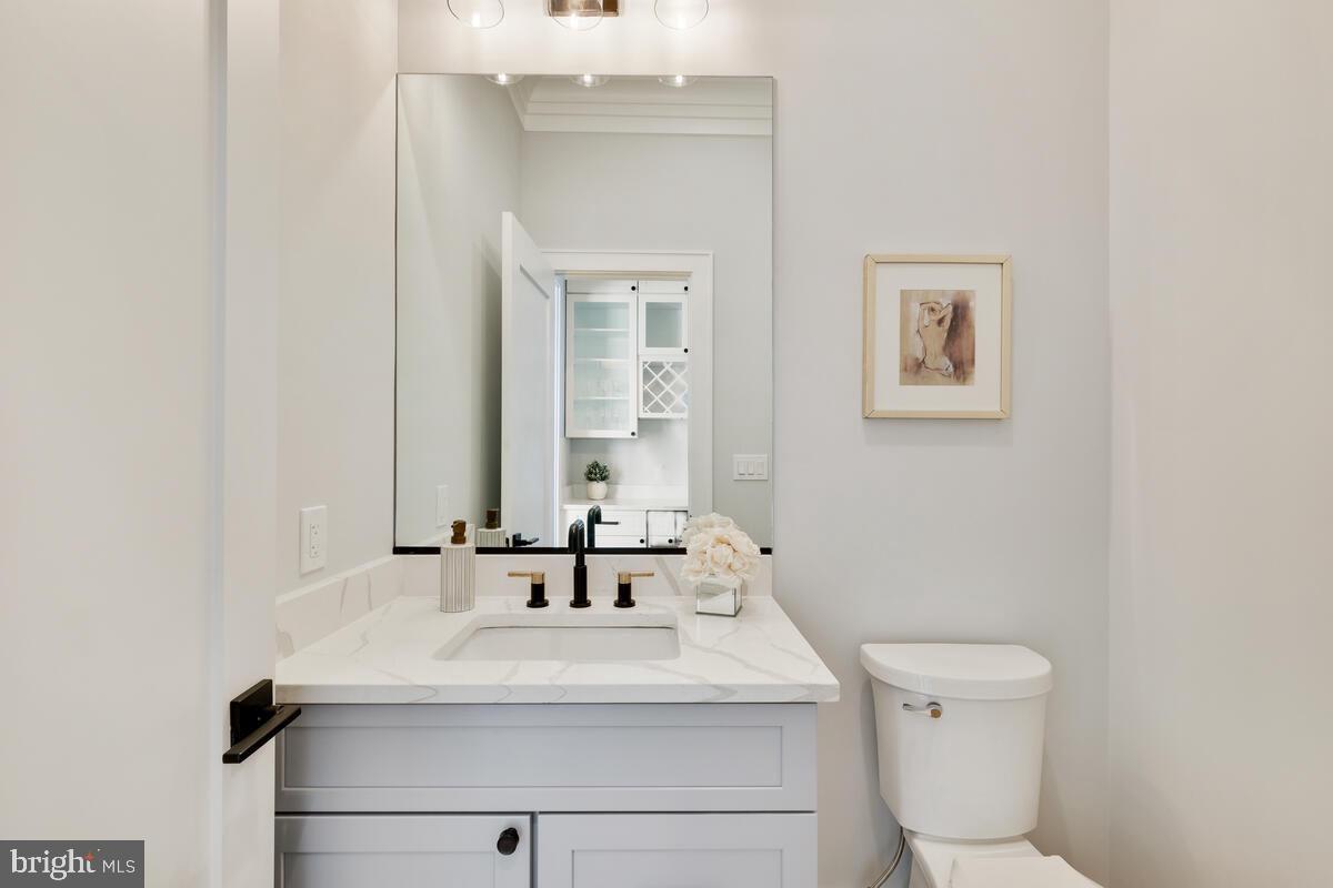 6415 Winnepeg Road Bethesda, MD 20817 - Photo 20 of 54 Powder Room