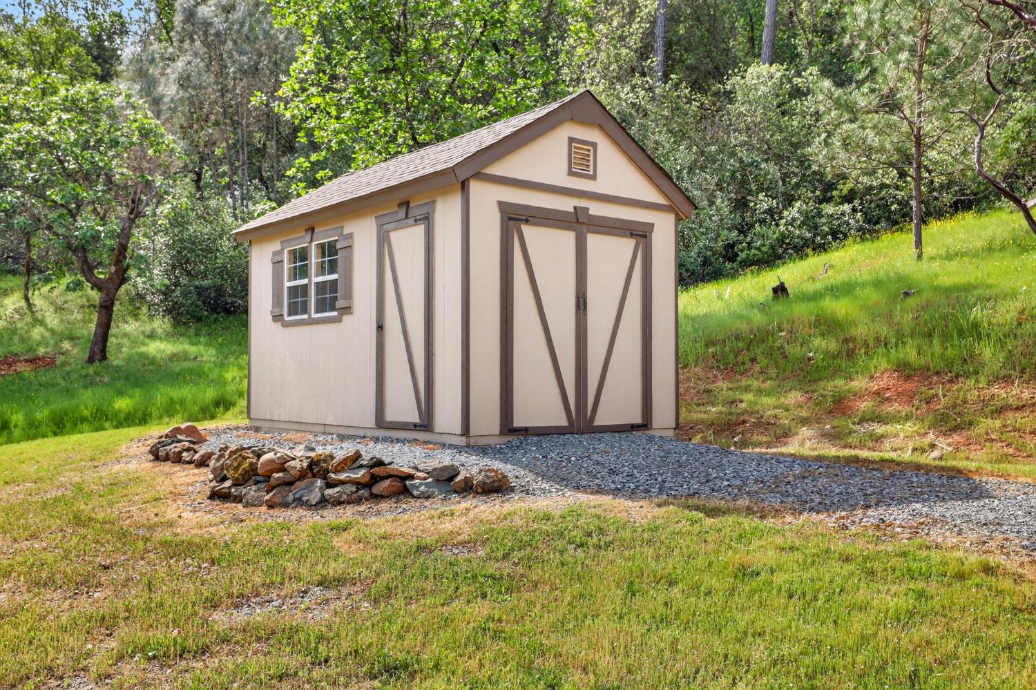 4554 Cross Creek Road Cool, CA 95614 - Photo 76 of 92 a front view of a house with a yard