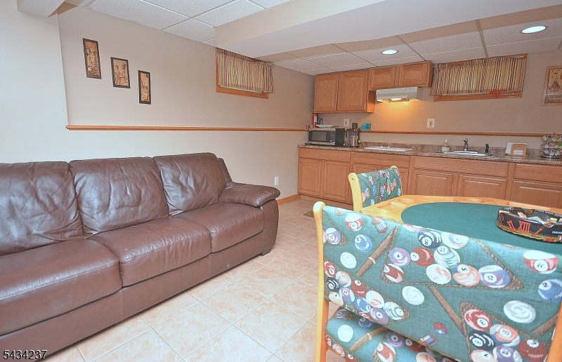 2463 Dorchester Road Union, NJ 07083 - Photo 21 of 33