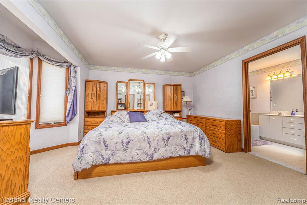 37164 Chesapeake Road Farmington Hills, MI 48335 - Photo 9 of 40