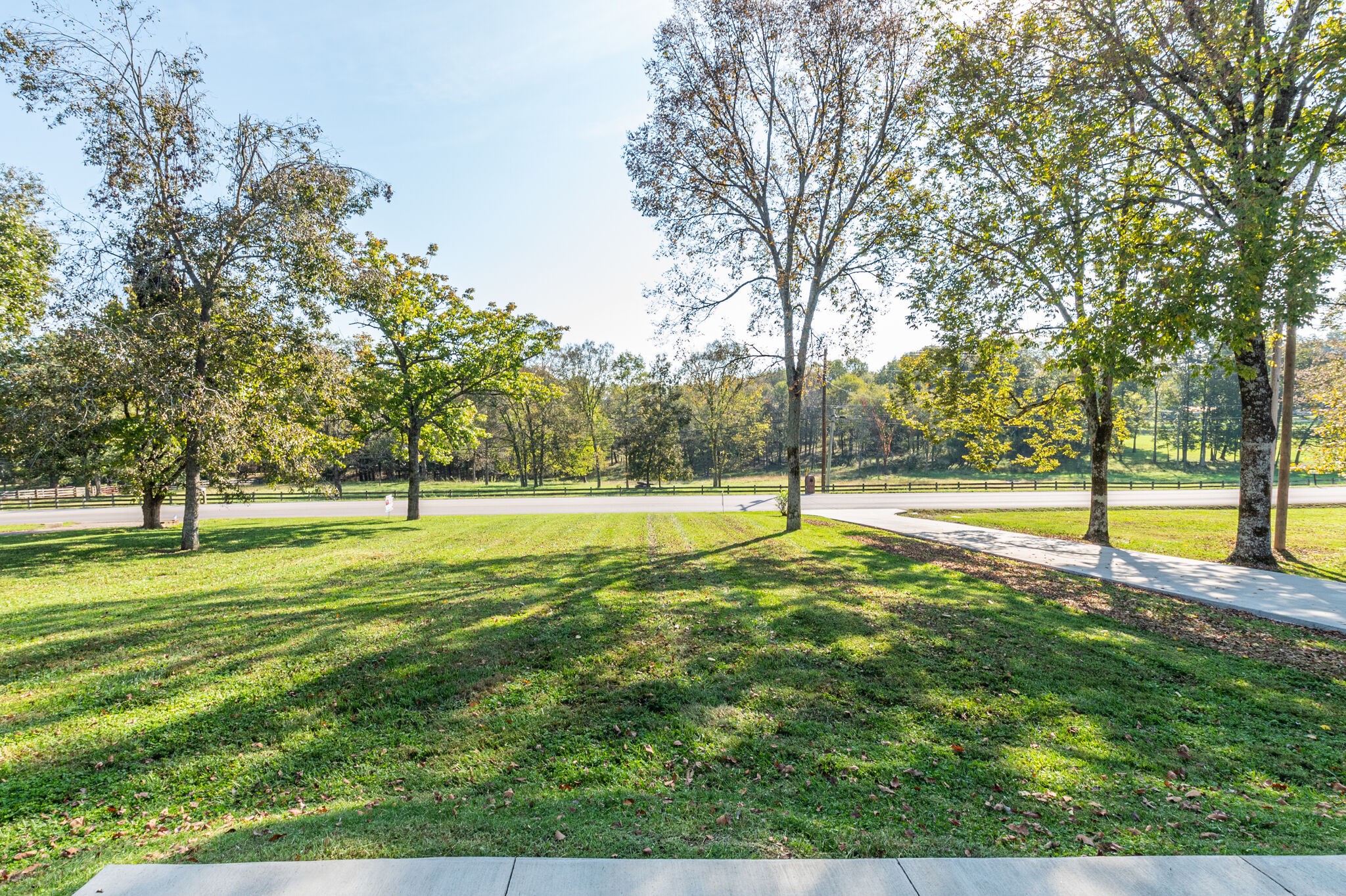 1686 Mann Road Lebanon, TN 37087 - Photo 5 of 31 a view of a volley ball court