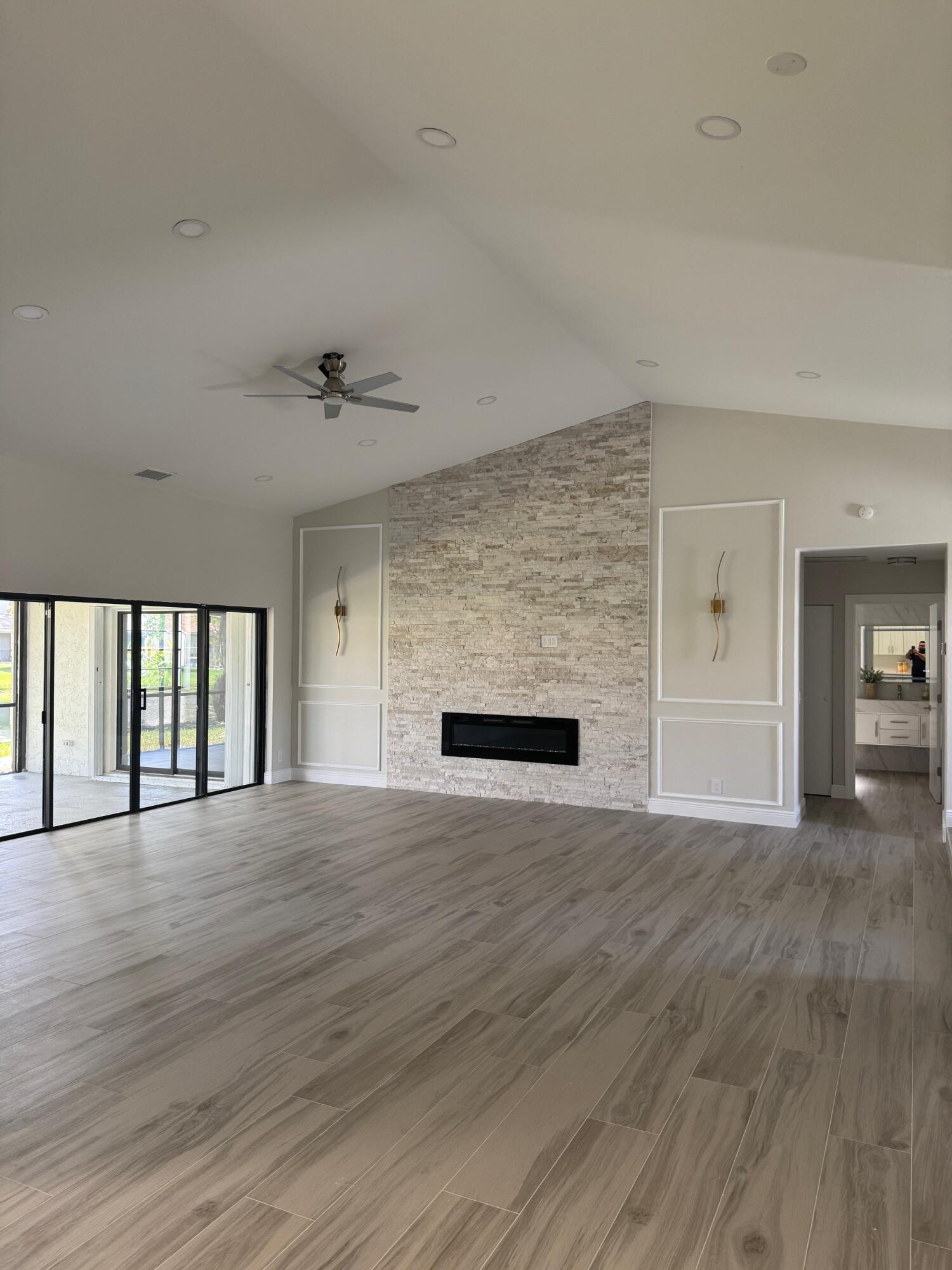 8711 Eagle Run Drive Boca Raton, FL 33434 - Photo 3 of 17 Lvrm1