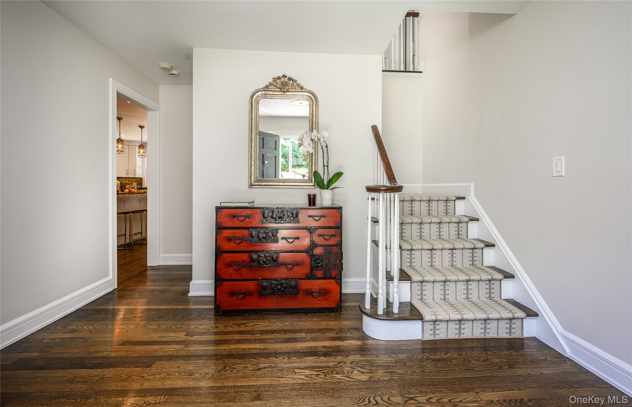 15 Laurel Hill Road Dobbs Ferry, NY 10522 - Photo 3 of 41 Gracious Foyer