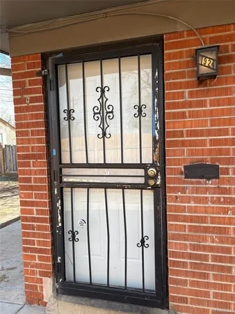 $1,900 | 1922 Dallas Street, Aurora, CO 80010