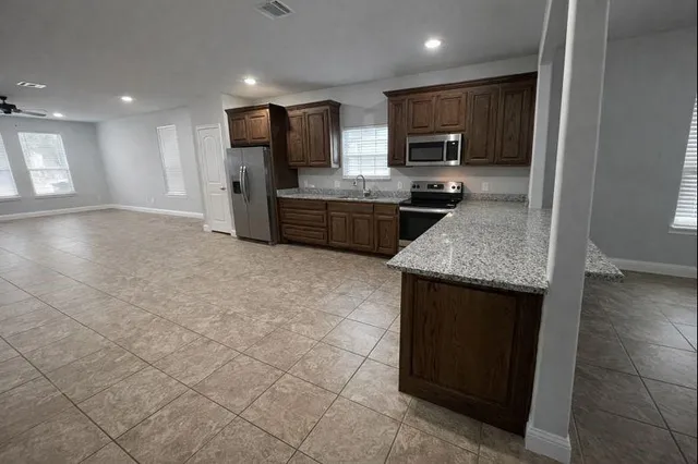 $1,900 | 1262 East Myrtle Street, Fort Worth, TX 76104