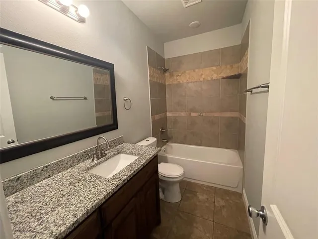 $1,900 | 1262 East Myrtle Street, Fort Worth, TX 76104