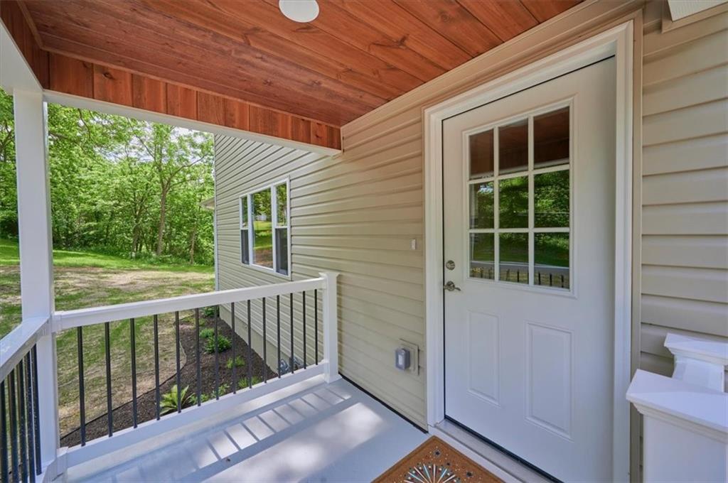 162 Foxwood Road Coraopolis, PA 15108 - Photo 3 of 42