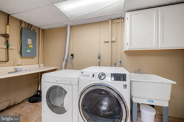 $2,300 | 23 Clearlake Court, Baltimore, MD 21234