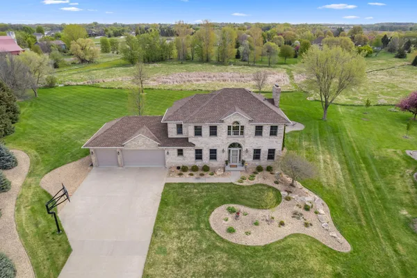 $779,900 | 744 Theis Drive, Shakopee, MN 55379