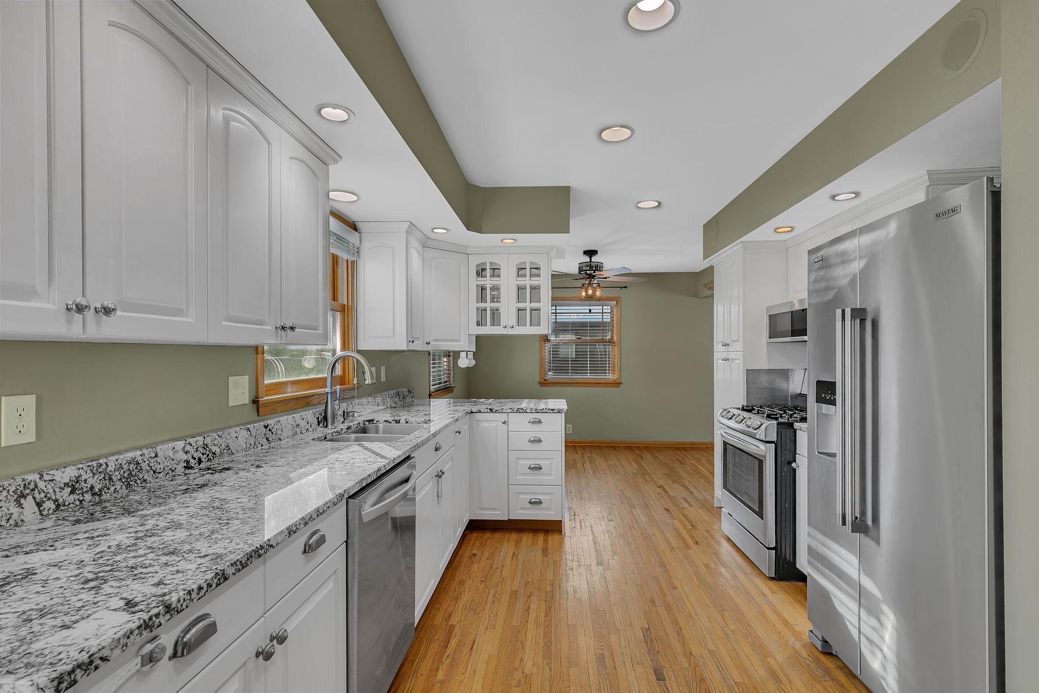 901 17th Street Southwest Willmar, MN 56201 - Photo 10 of 34