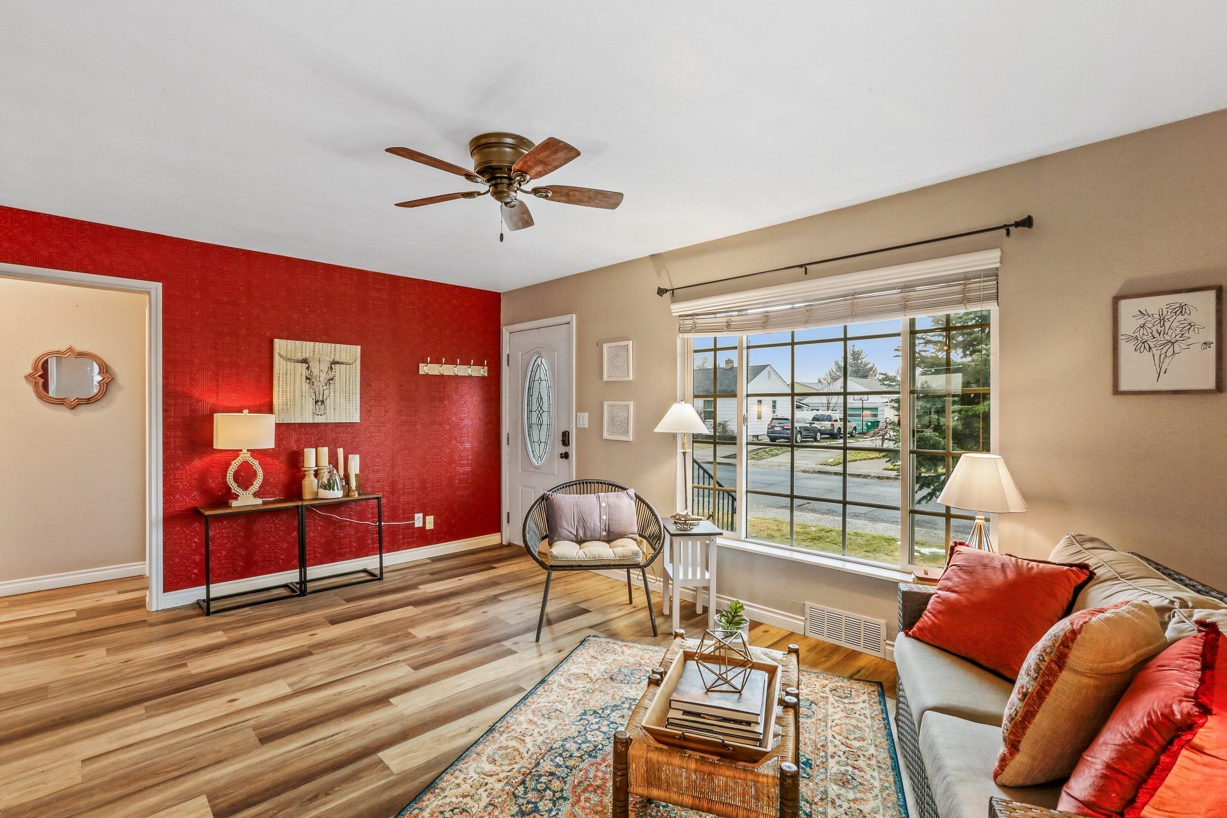 5725 North E Street Spokane, WA 99205 - Photo 5 of 22