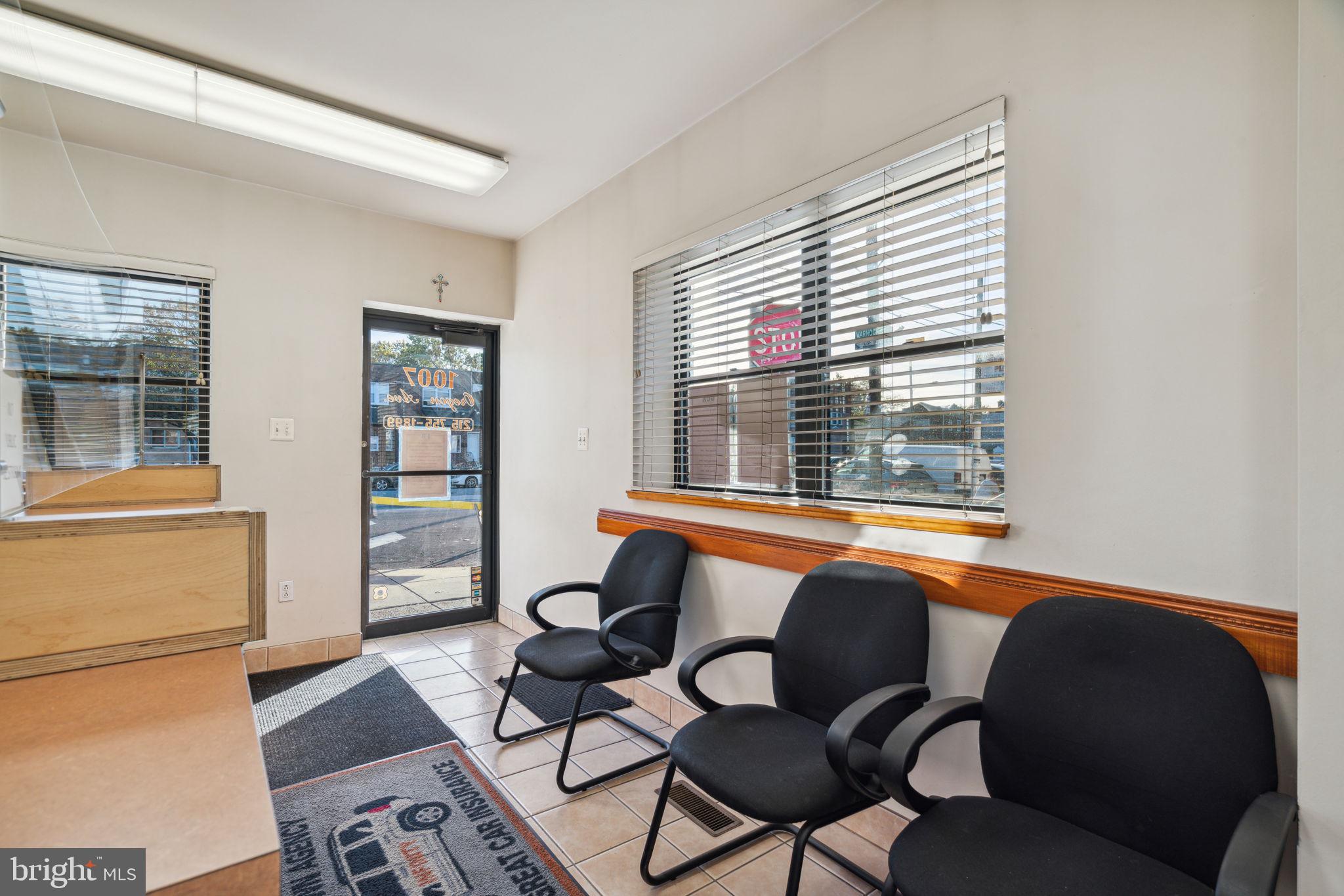 2655 South Warnock Street Philadelphia, PA 19148 - Photo 3 of 16