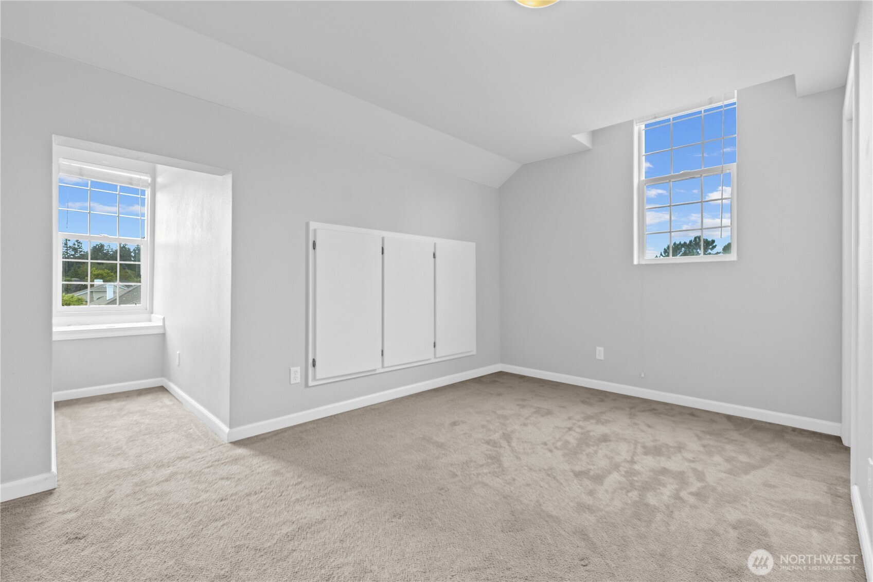 5217 76th Ave Court West University Place, WA 98467 - Photo 31 of 36 a view of an empty room with a window