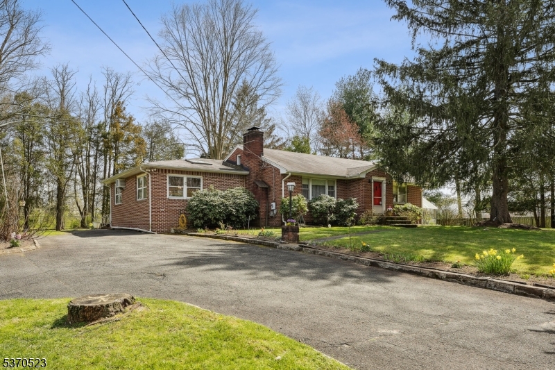 685 Shunpike Road Green Village, NJ 07935 - Photo 3 of 38 Gallery Image 3