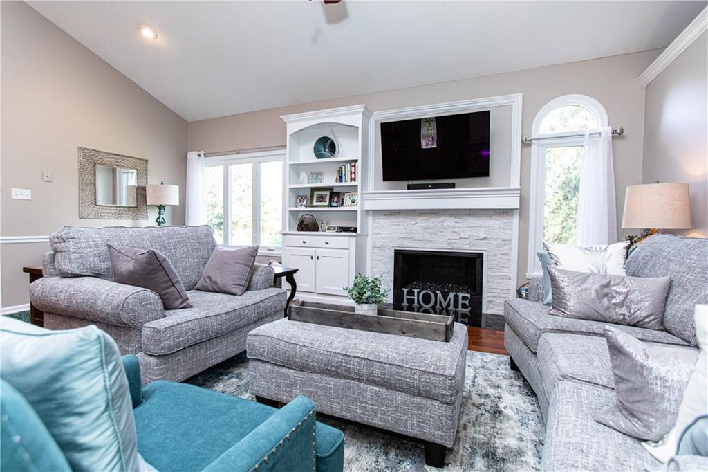 4221 Moss Ridge Lane Indianapolis, IN 46237 - Photo 8 of 45 Gallery Image 8