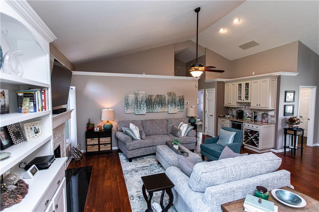4221 Moss Ridge Lane Indianapolis, IN 46237 - Photo 10 of 45 Gallery Image 10