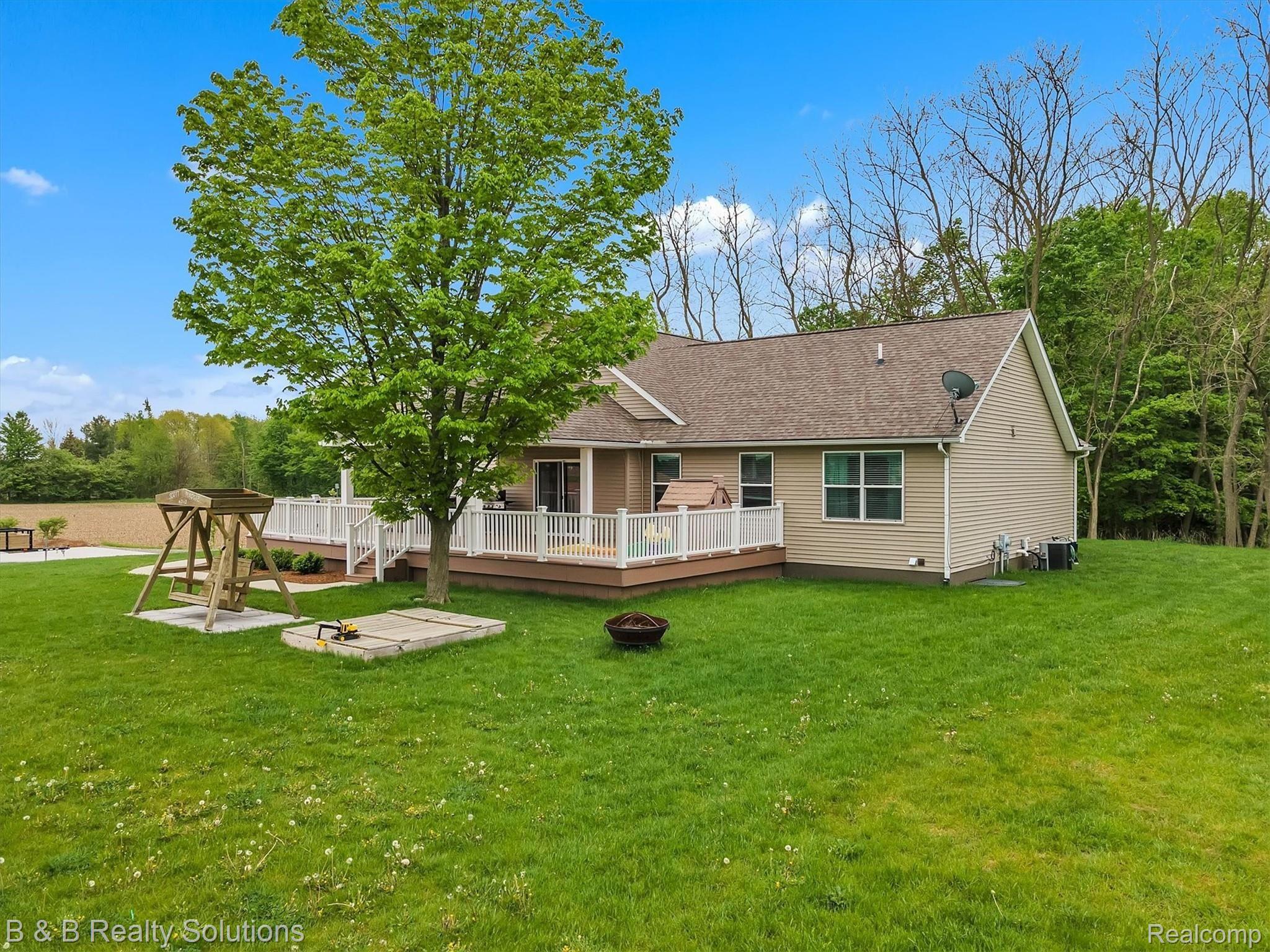 6875 General Squier Road Almont, MI 48003 - Photo 47 of 61 48-6875-General-Squier-Rd-WindowStill-Real-Estate-Photography-48.jpg